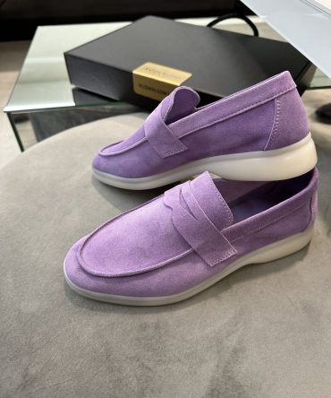 Жіночі фіолетові лофери Anastasya