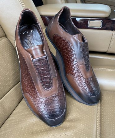 Коричневі чоловічі кросівки Brooks