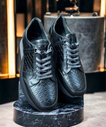 Чорні чоловічі кросівки Braun