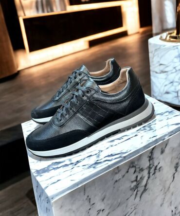 Кросівки шкіряні чорного кольору Tim