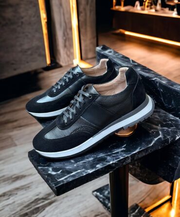 Кросівки шкіряні чорного кольору Hilarion