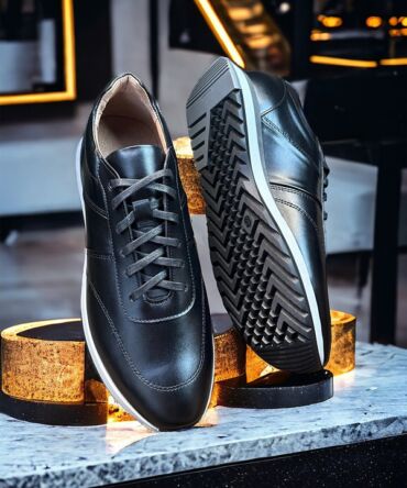 Кросівки шкіряні чорного кольору Jeremiah