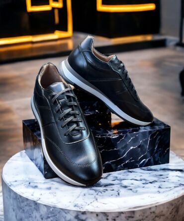 Кросівки шкіряні чорного кольору Jeremiah