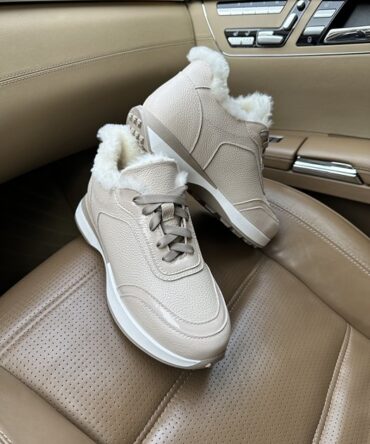 Кросівки жіночі шкіряні світло-бежеві Lucy