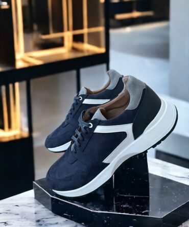 Кросівки нубукові сині Adam