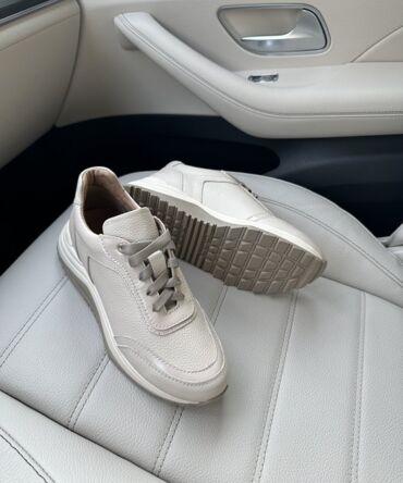 Кросівки жіночі шкіряні бежеві Eva