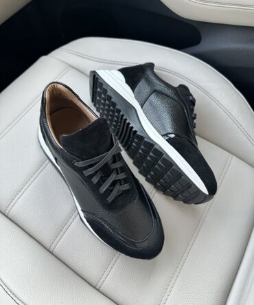 Кросівки жіночі шкіряні чорні Eva