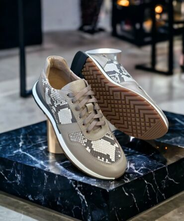 Кросівки чоловічі з пітоном бежеві Eli