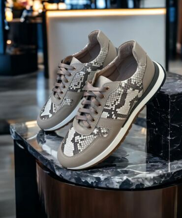 Кросівки чоловічі з пітоном бежеві Eli