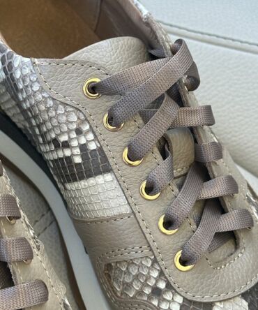 Кросівки чоловічі з пітоном бежеві Eli