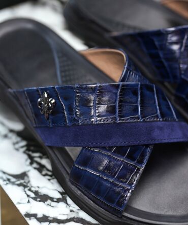 Шльопанці шкіряні сині Martin Croco