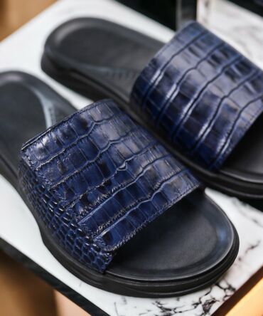 Шльопанці шкіряні сині Croco