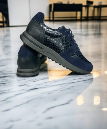 Кросівки з натуральним пітоном темно-сині Marco