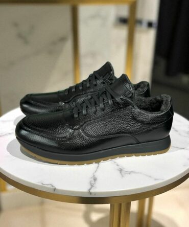 Кросівки чорні шкіряні зимові Daniel