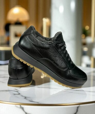 Кросівки чорні шкіряні зимові Daniel