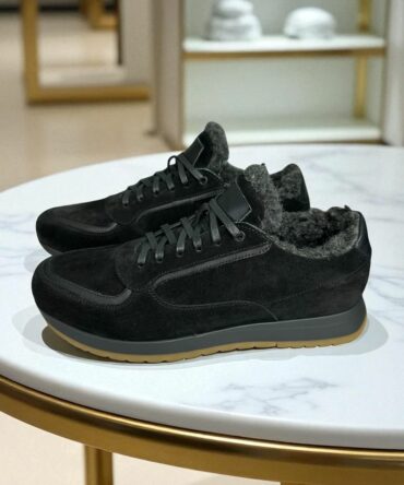 Кросівки чорні замшеві зимові Daniel