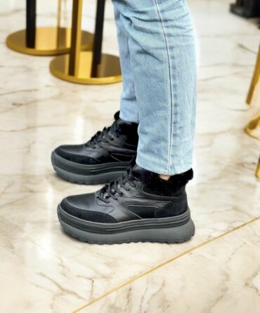 Жіночі чобітки шкіряні чорні Malva