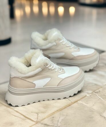 Жіночі чобітки шкіряні бежеві Malva