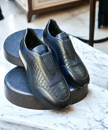 Сині чоловічі кросівки Brooks