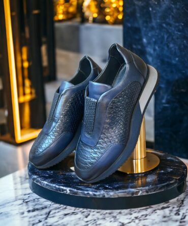 Сині чоловічі кросівки Brooks
